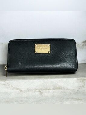 Michael Kors Black Leather Zip Wallet with Gold Hardware